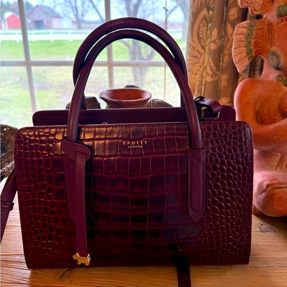 Radley London premium leather satchel/ crossbody bag! Like new! Bordeaux color!